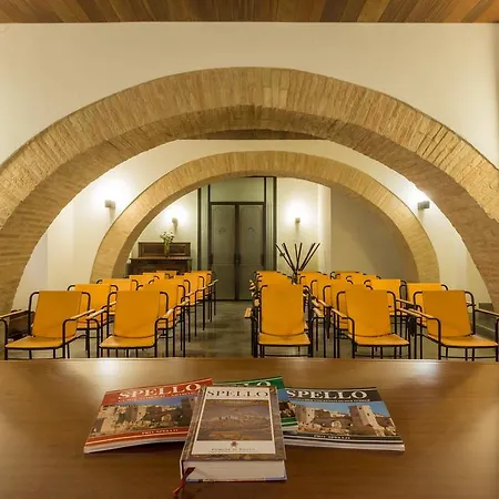 Del Teatro Otel