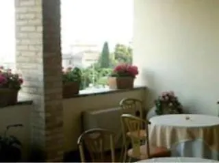 Del Teatro Otel 3*