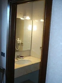Otel Del Teatro 3*