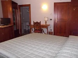 Del Teatro